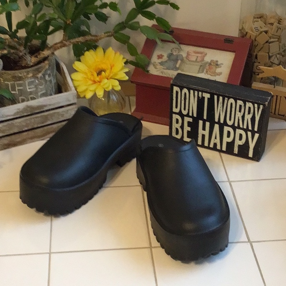 ‘Sole Mates’ Comfy Platform Mules (#8)